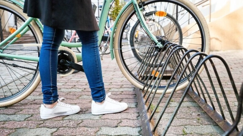 Una bicicletta in una foto repertorio Ansa Una bicicletta in una foto repertorio Ansa