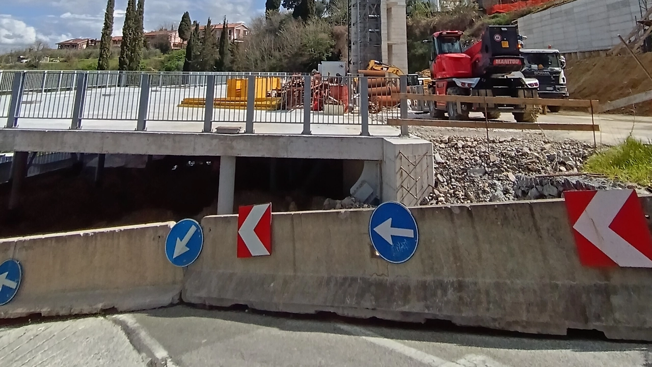 Il cantiere per la realizzazione del parcheggio multipiano Il cantiere per la realizzazione del parcheggio multipiano