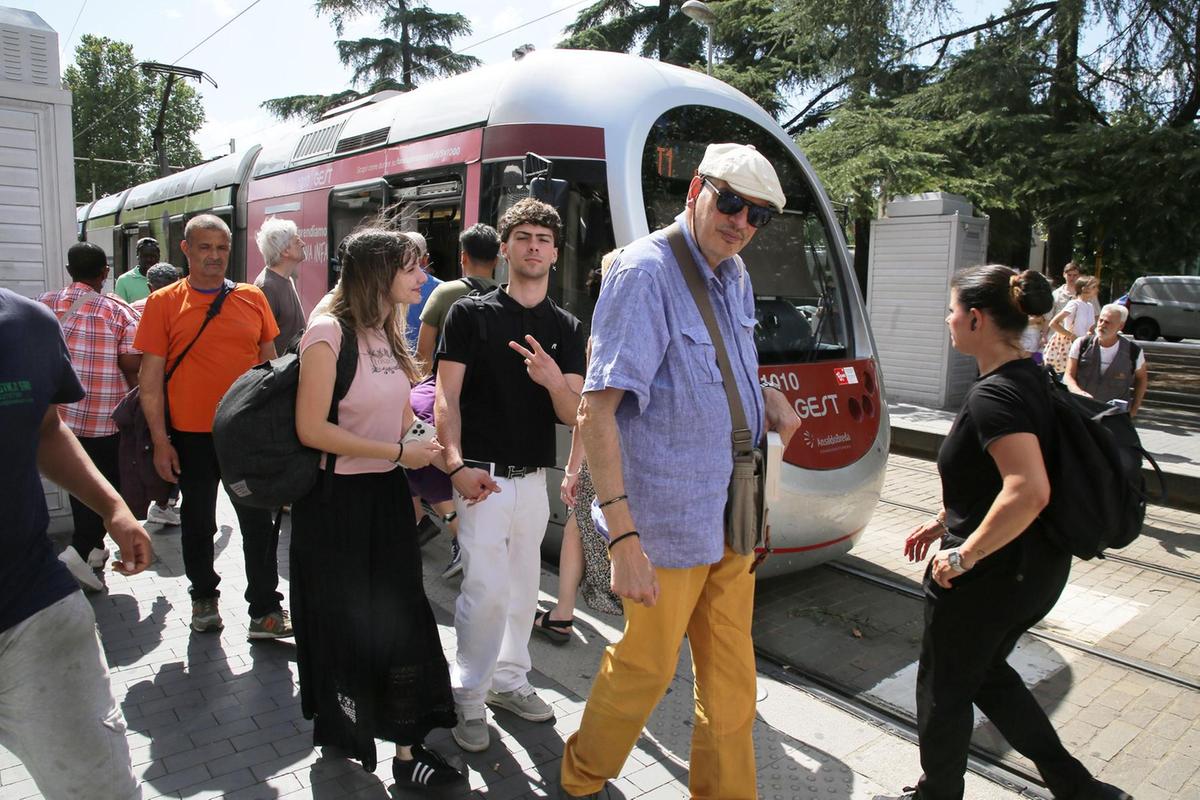 Tramvia, rotta sulle Piagge. A metà anno i primi lavori. Sirio sarà a Campi nel 2029 Tramvia, rotta sulle Piagge. A metà anno i primi lavori. Sirio sarà a Campi nel 2029