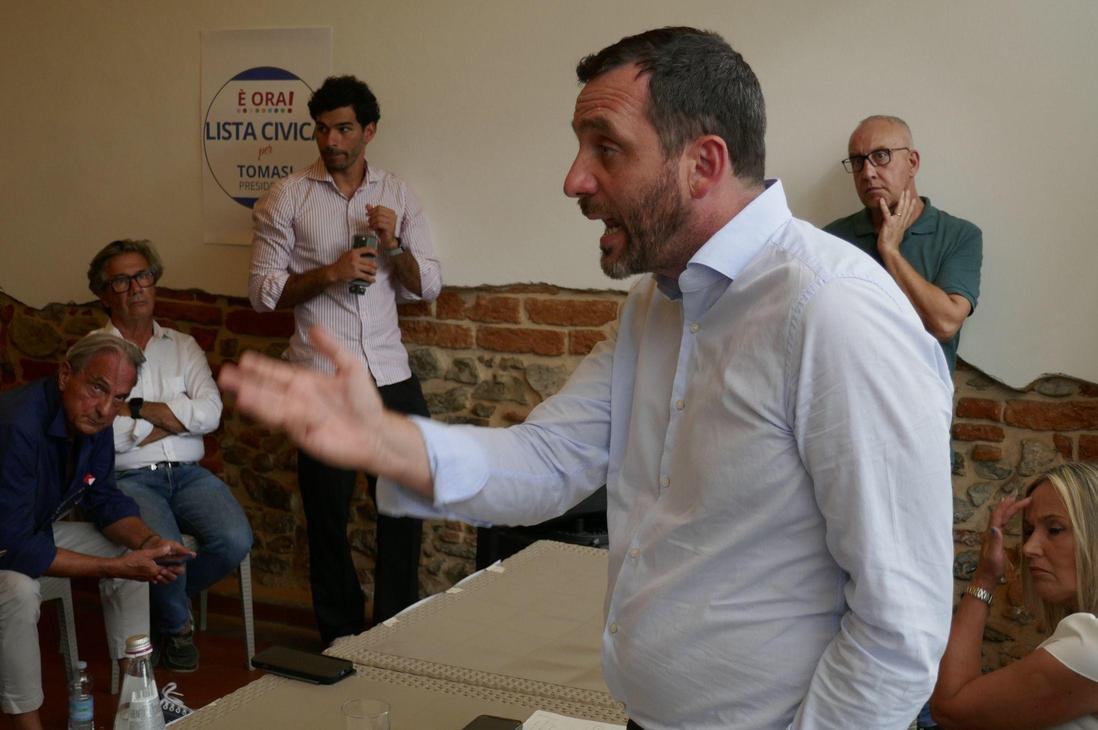 L’intervento dell’ex sindaco di Prato. Roberto Cenni e i civici per Tomasi: "Unire le forze per ridare futuro" L’intervento dell’ex sindaco di Prato. Roberto Cenni e i civici per Tomasi: "Unire le forze per ridare futuro"