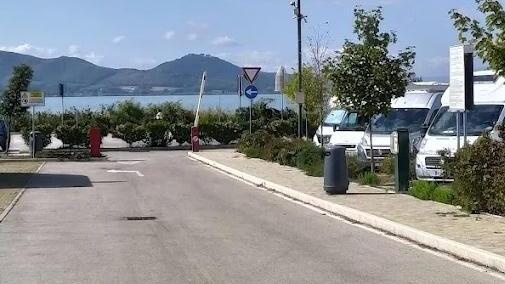 https://www.lanazione.it/image-service/view/acePublic/alias/contentid/M2YxZTk3ZmUtOTdmYS00/0/area-di-sosta-per-i-camper-tante-potenzialita-e-anche-molti-problemi.jpeg?f=16:9&w=1200&h=630