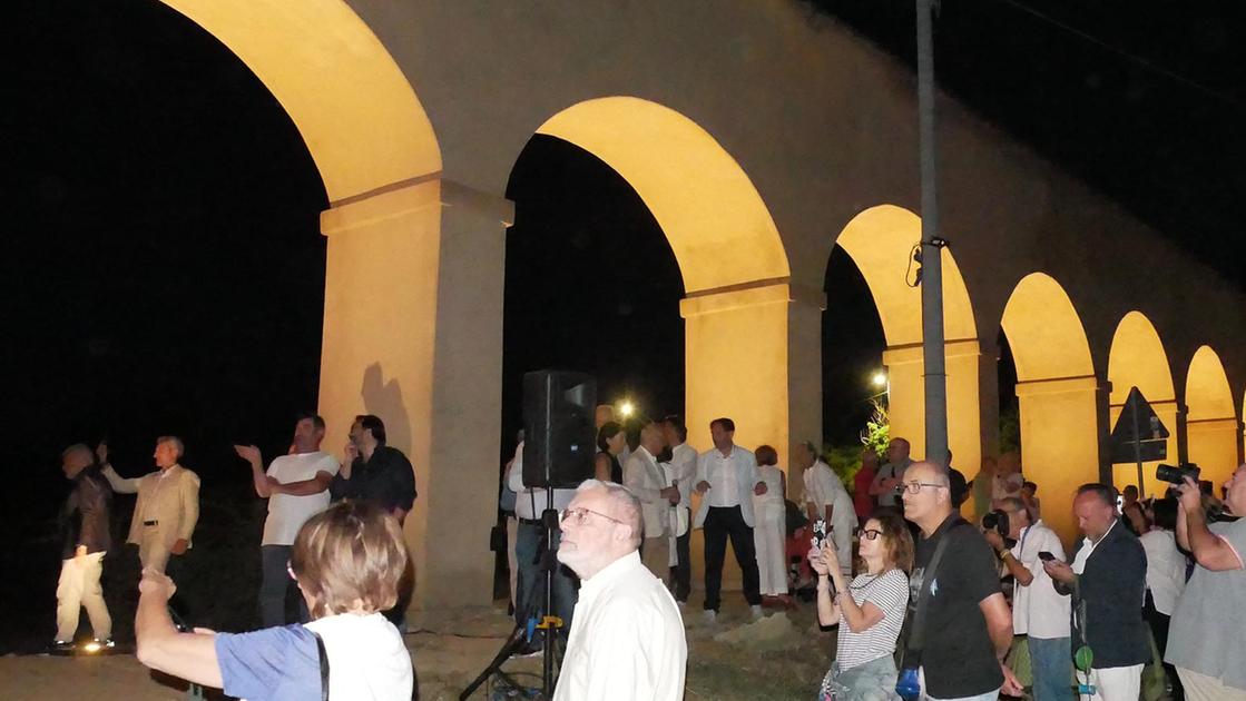 Luci sulle arcate dell’acquedotto vasariano . Rossi: "Piazza Grande collegata a via Tarlati"