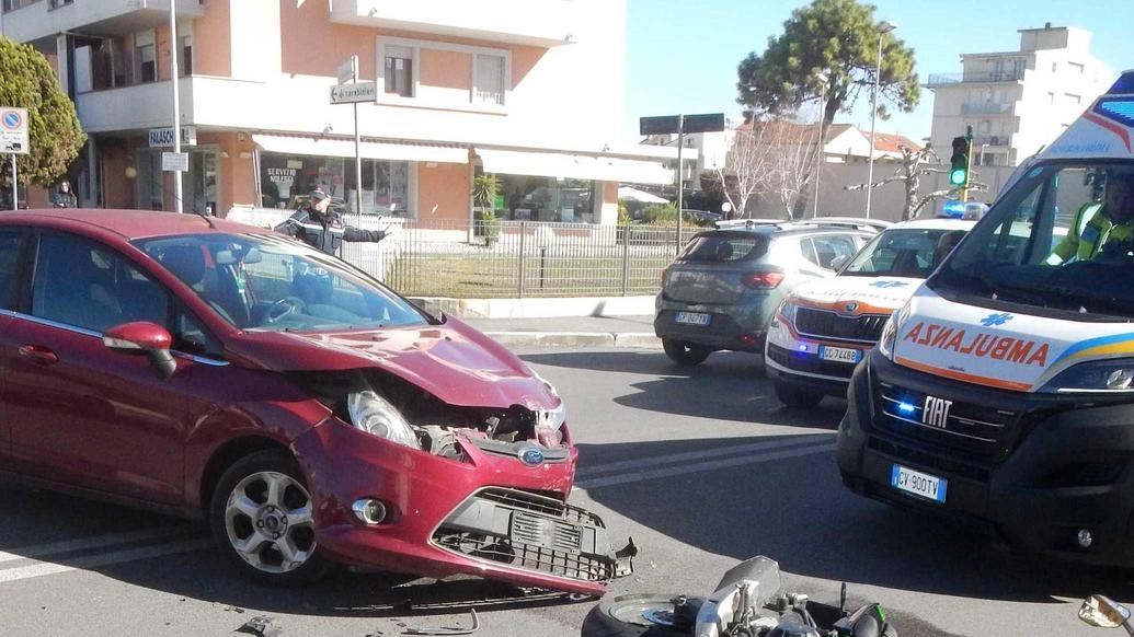 Ha riportato traumi in varie parti del corpo un motociclista rimasto coinvolto nel primo pomeriggio di ieri in un...