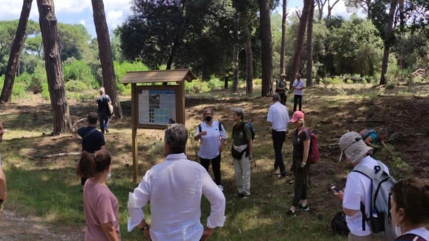 Visitatori all’interno della tenuta del Parco di San Rossore: prosegue il dibattito sul nuovo piano integrato