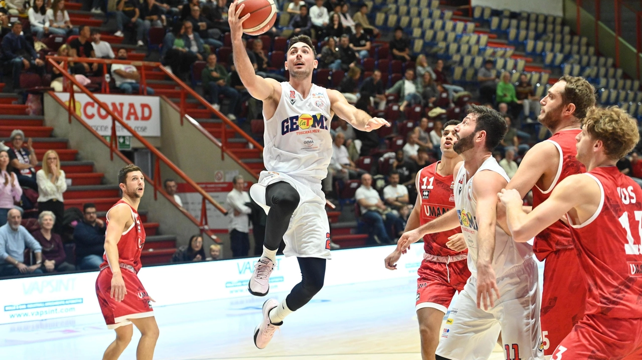 La T Gema dovrà fare a meno di Mateo Chiarini per qualche settimana e così coach Marco Del Re tornerà a utilizzare Lorenzo Passoni nel quintetto titolare La T Gema dovrà fare a meno di Mateo Chiarini per qualche settimana e così coach Marco Del Re tornerà a utilizzare Lorenzo Passoni nel quintetto titolare