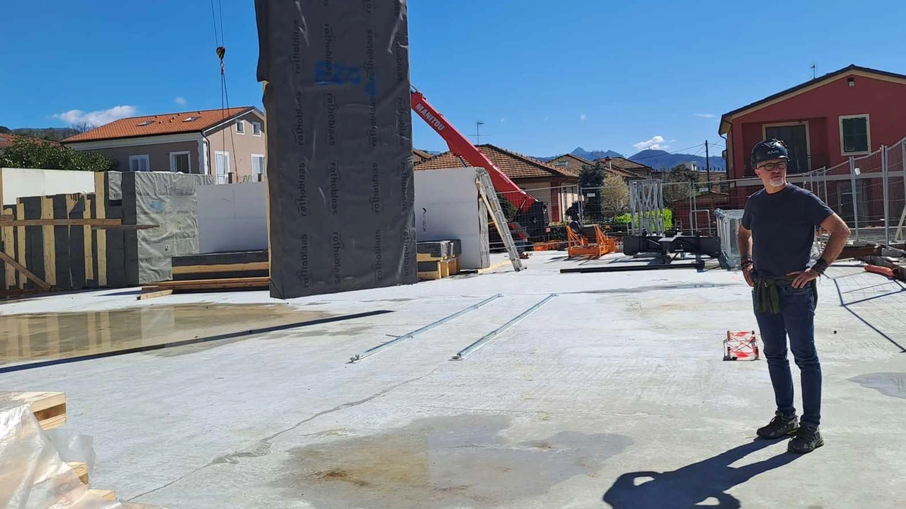 Un’immagine del cantiere del nuovo plesso scolastico Poggi-Carducci del marzo 2023. La nuova scuola sarà pronta a ospitare 600 alunni a partire da settembre Un’immagine del cantiere del nuovo plesso scolastico Poggi-Carducci del marzo 2023. La nuova scuola sarà pronta a ospitare 600 alunni a partire da settembre