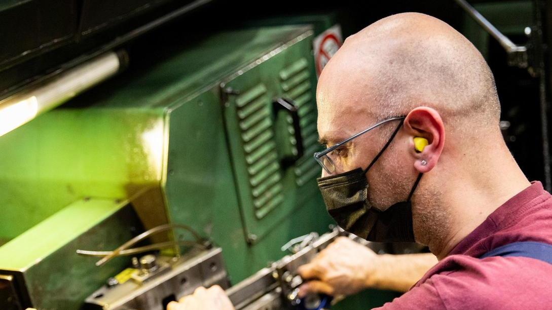 Gli incontri sui 5 quesiti sul lavoro Gli incontri sui 5 quesiti sul lavoro