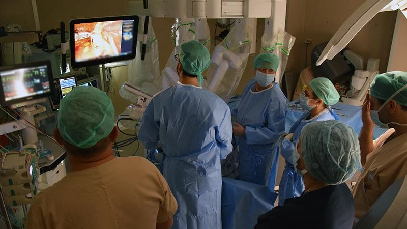 Il robot in dotazione all’Aou Senese nel 2024 ha effettuato 518 interventi, sulle quasi 18mila prestazioni chirurgiche effettuate tra quelle in elezione e in urgenza Il robot in dotazione all’Aou Senese nel 2024 ha effettuato 518 interventi, sulle quasi 18mila prestazioni chirurgiche effettuate tra quelle in elezione e in urgenza