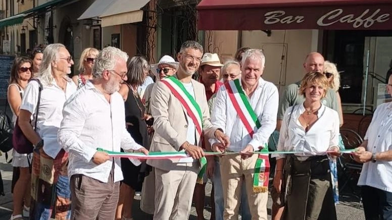 Sabato alle 18 ci sarà il taglio del nastro della rassegna itinerante «La Via dell’Arte» con mostre aperte fino al 26 agosto Sabato alle 18 ci sarà il taglio del nastro della rassegna itinerante «La Via dell’Arte» con mostre aperte fino al 26 agosto