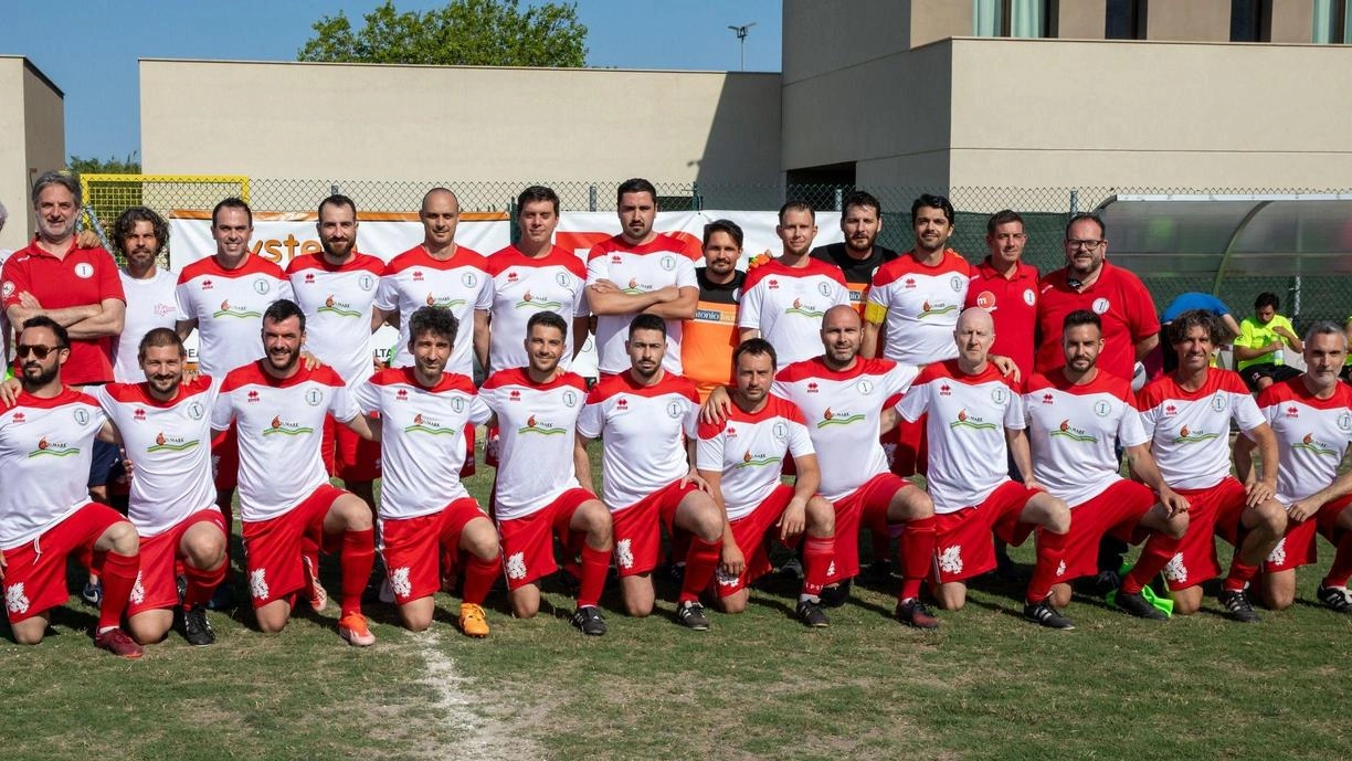La rosa della formazione di calcio a 11 dell’Ordine provinciale di Grosseto di Calcio a 11 impegnata nella fase finale dei Campionati sportivi nazionali La rosa della formazione di calcio a 11 dell’Ordine provinciale di Grosseto di Calcio a 11 impegnata nella fase finale dei Campionati sportivi nazionali