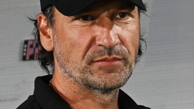 Serie C: Lucchese domenica in trasferta a Ferrara. Probabile Sasanelli al fianco di Costantino e Catanese a metà campo Serie C: Lucchese domenica in trasferta a Ferrara. Probabile Sasanelli al fianco di Costantino e Catanese a metà campo