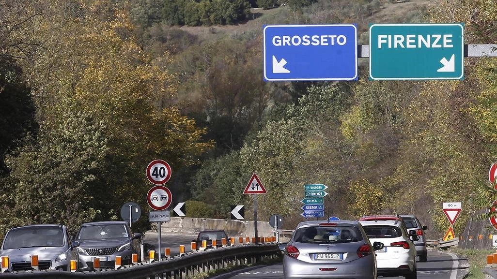 L’Autopalio è stata teatro della ’truffa dello specchietto’: a cadere nel tranello, una donna di 78 anni Durante un sorpasso, ha sentito un tonfo e si è fermata in una piazzola di sosta. Qui è stata aggredita verbalmente da un uomo e gli ha consegnato i soldi