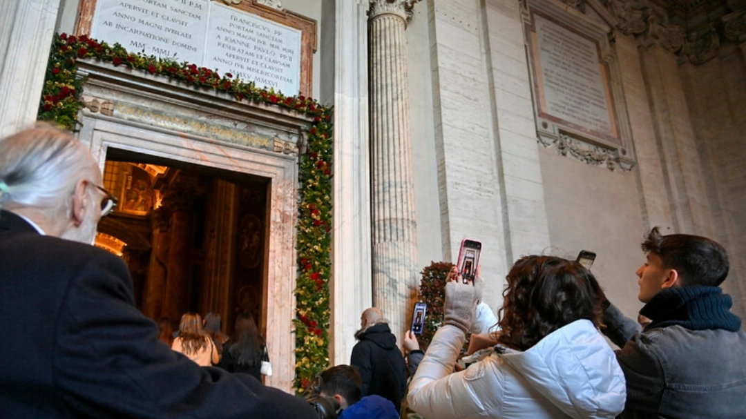Apertura di una Porta Santa (foto di repertorio da Ansa) Apertura di una Porta Santa (foto di repertorio da Ansa)