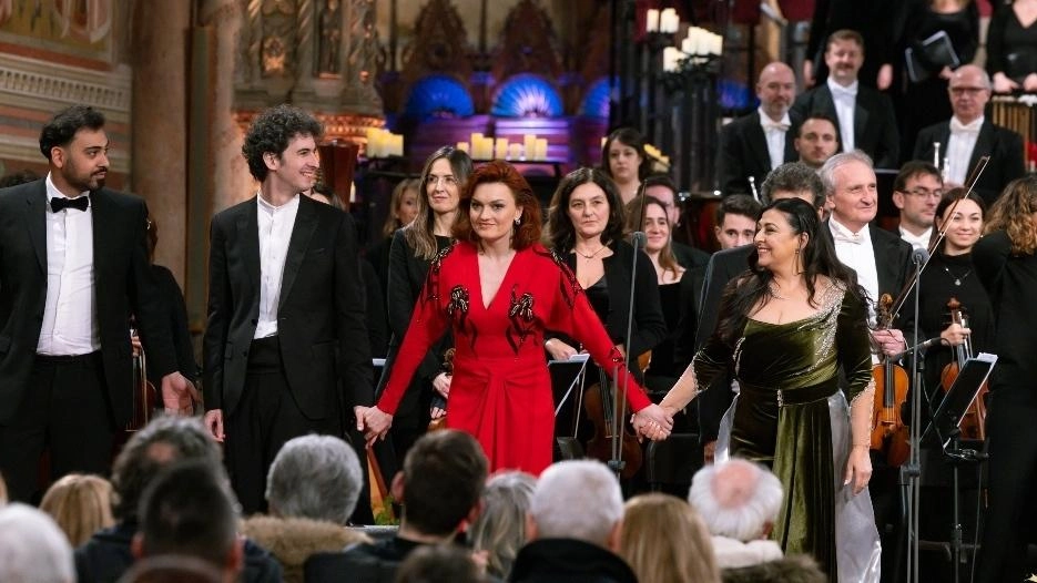 Gli artisti dei paesi in guerra presenti al concerto di Natale di Assisi Gli artisti dei paesi in guerra presenti al concerto di Natale di Assisi