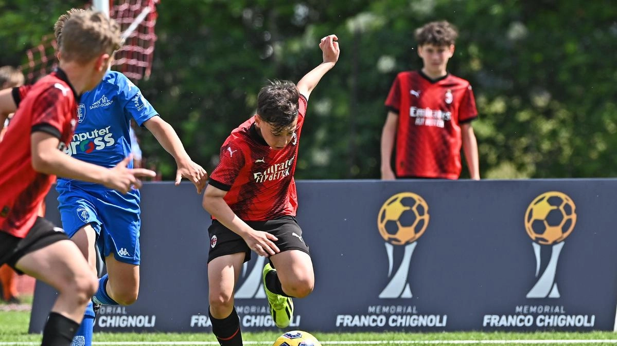 Nella foto d’archivio una partita di calcio di un campionato tra squadre giovanili organizzato dalla Federazione Italiana Giuco Calcio Nella foto d’archivio una partita di calcio di un campionato tra squadre giovanili organizzato dalla Federazione Italiana Giuco Calcio