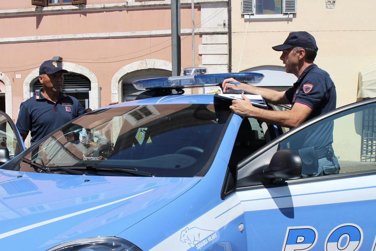 Aggredisce il connazionale: "Hai fatto chiudere tu il mio supermercato"