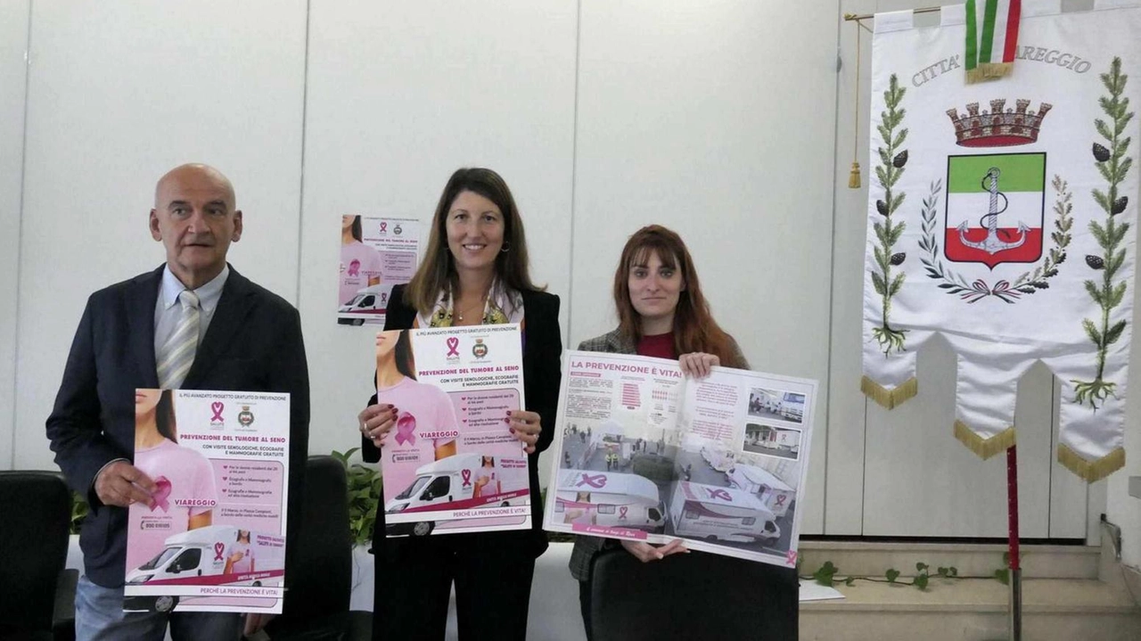 Duilio Francesconi, l’assessora Sara Grilli e Lisa Valentini di “Salute in Comune“ Duilio Francesconi, l’assessora Sara Grilli e Lisa Valentini di “Salute in Comune“