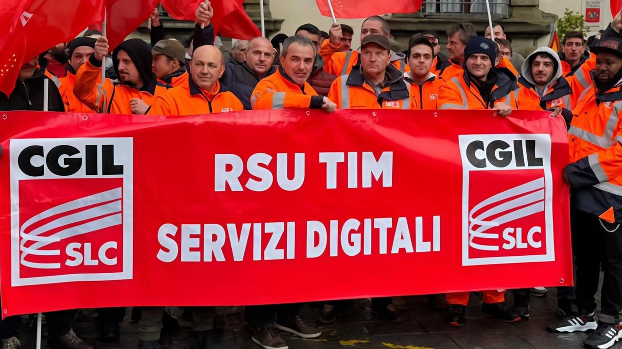 Lavoratori e sindacati mobilitati per la vertenza Telco-Tsd