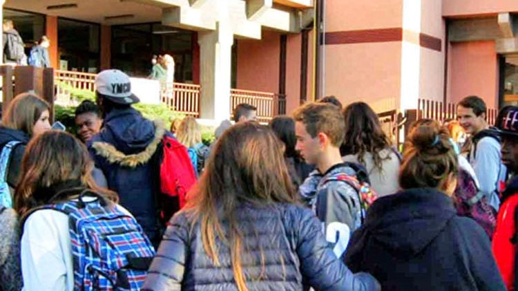 Un gruppo di studenti Un gruppo di studenti