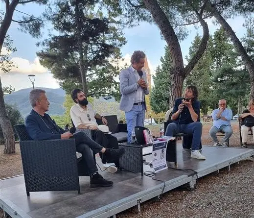 “Pini da Sfogliare”: libri, storie e cronaca al Parco Presentini