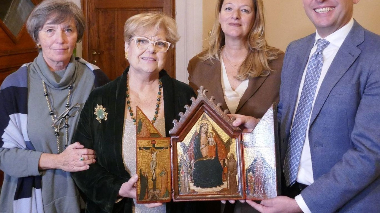 La Fondazione Cassa di Risparmio dona il trittico del Maestro di Mezzana al Museo di Palazzo Pretorio di Prato. La Fondazione Cassa di Risparmio dona il trittico del Maestro di Mezzana al Museo di Palazzo Pretorio di Prato.