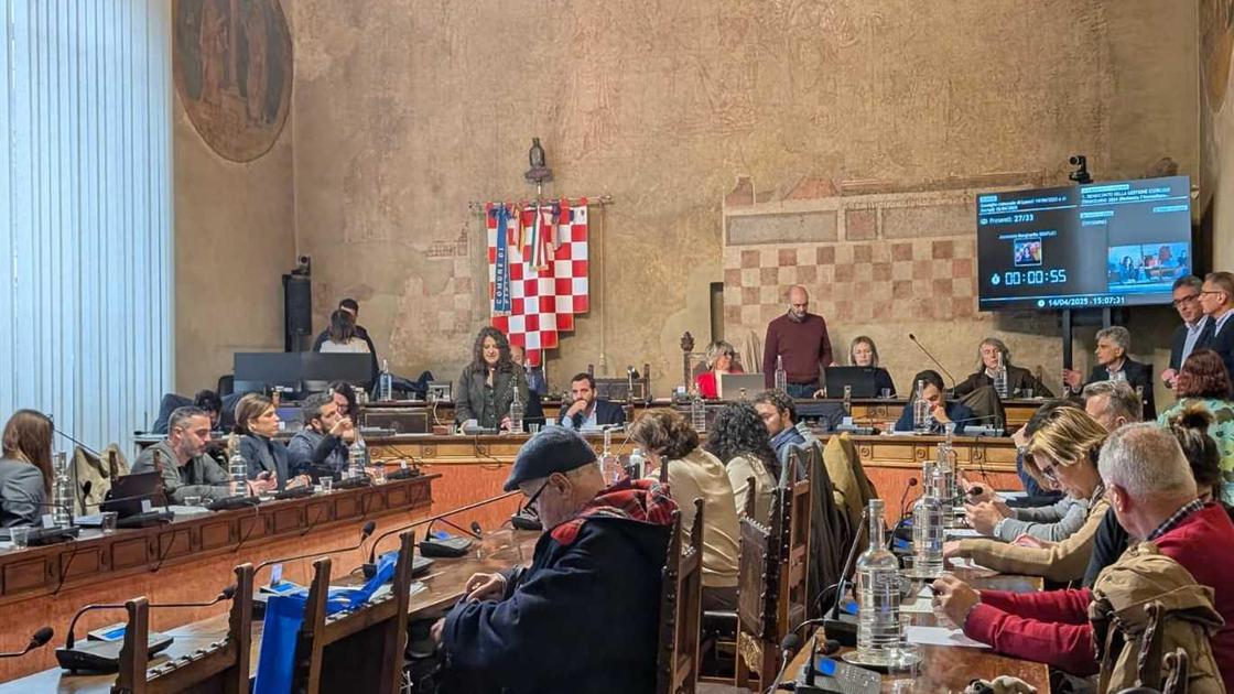 Sorpresa in aula. Regolamento edilizio. Maggioranza ’sotto’. Sospesa la seduta Sorpresa in aula. Regolamento edilizio. Maggioranza ’sotto’. Sospesa la seduta