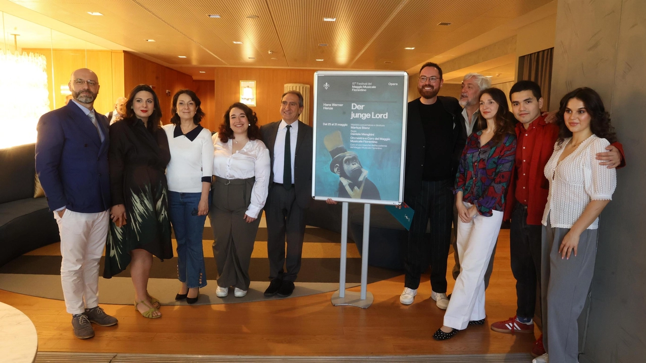 La presentazione dell’opera ’Der junge Lord. ’; a destra un momento delle prove La presentazione dell’opera ’Der junge Lord. ’; a destra un momento delle prove