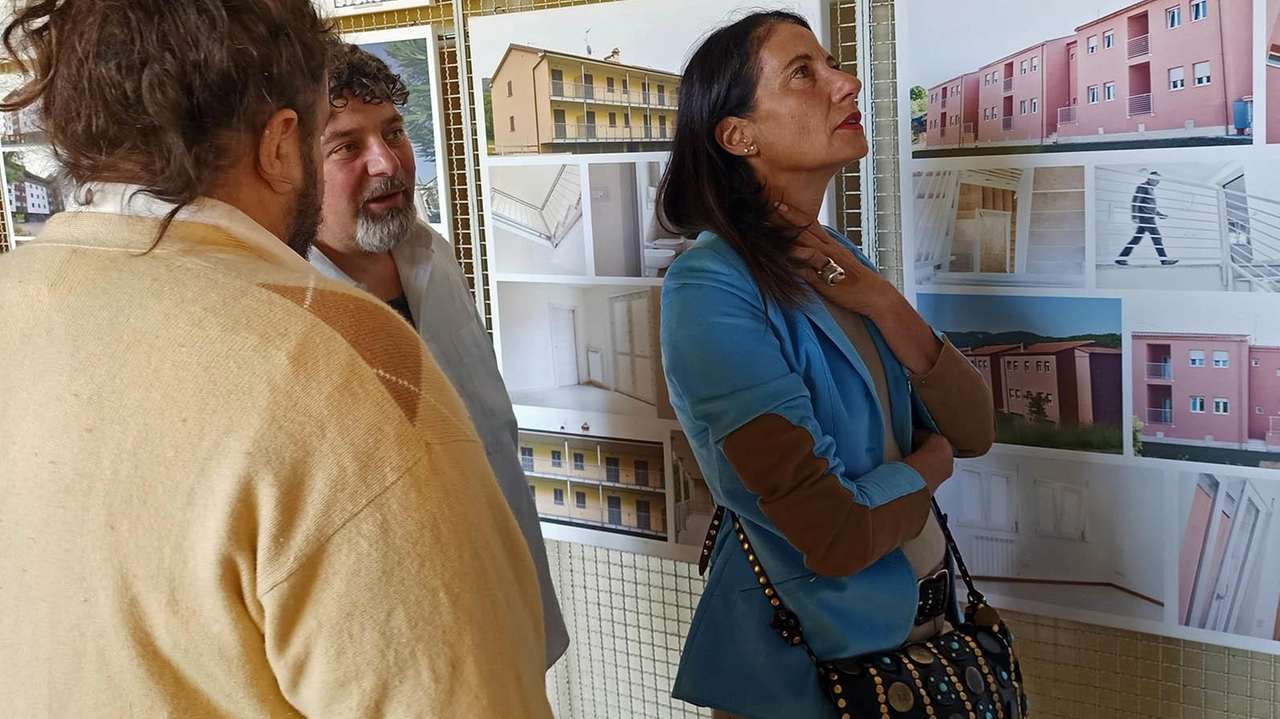 Il festival "AC20 - Il futuro dell’abitare" ad Arezzo offre sport, mostre, laboratori e spettacoli nel fine settimana celebrativo. Iniziative culturali e ludiche coinvolgono la comunità locale, con premiazioni, visite guidate e attività per bambini, culminando nello spettacolo "Not’ Rò Munn". Il festival "AC20 - Il futuro dell’abitare" ad Arezzo offre sport, mostre, laboratori e spettacoli nel fine settimana celebrativo. Iniziative culturali e ludiche coinvolgono la comunità locale, con premiazioni, visite guidate e attività per bambini, culminando nello spettacolo "Not’ Rò Munn".
