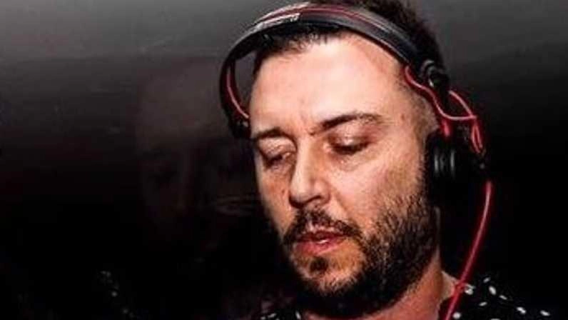 Il dj era stato fondatore insieme all’amico dj Marco Fumagalli del duo Amplifunk, noto al pubblico aretino e non solo