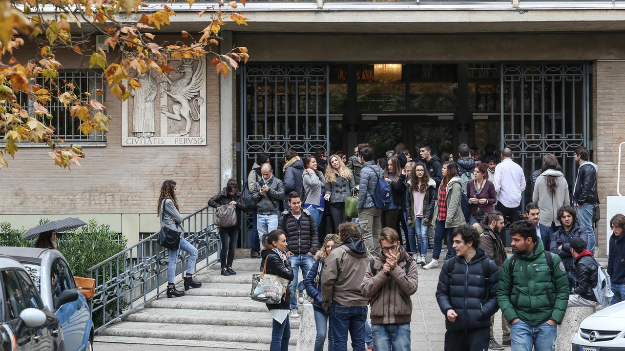 Raddoppiati da 700 a 1.400 i posti letto negli studentati (Foto Crocchioni) Raddoppiati da 700 a 1.400 i posti letto negli studentati (Foto Crocchioni)