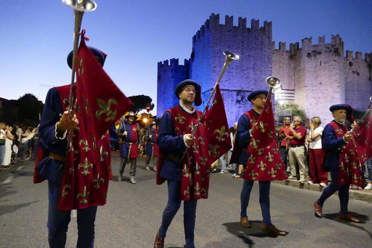 Corteggio e ostensione, Prato si regala un giorno di festa. Tajani scrive a Vescovo e Comune