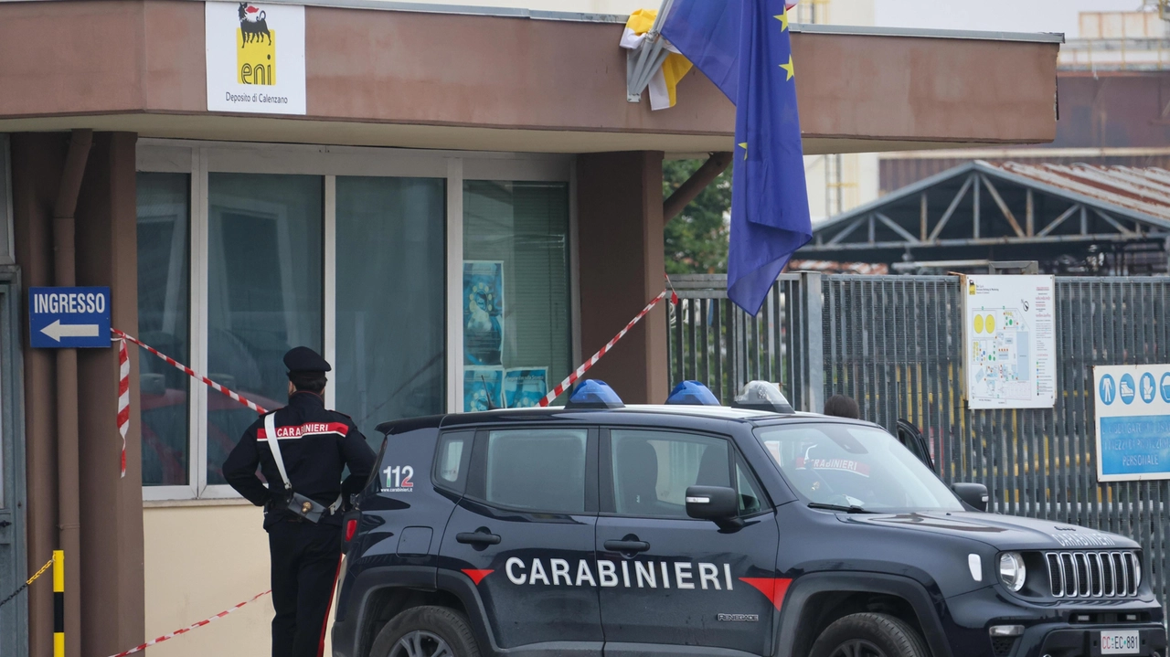Quattro dirigenti indagati. Le contestazioni: "I valori nel Tomerello hanno oltrepassato i limiti" . I carabinieri negli uffici della Città Metropolitana per acquisire le autorizzazioni ambientali.