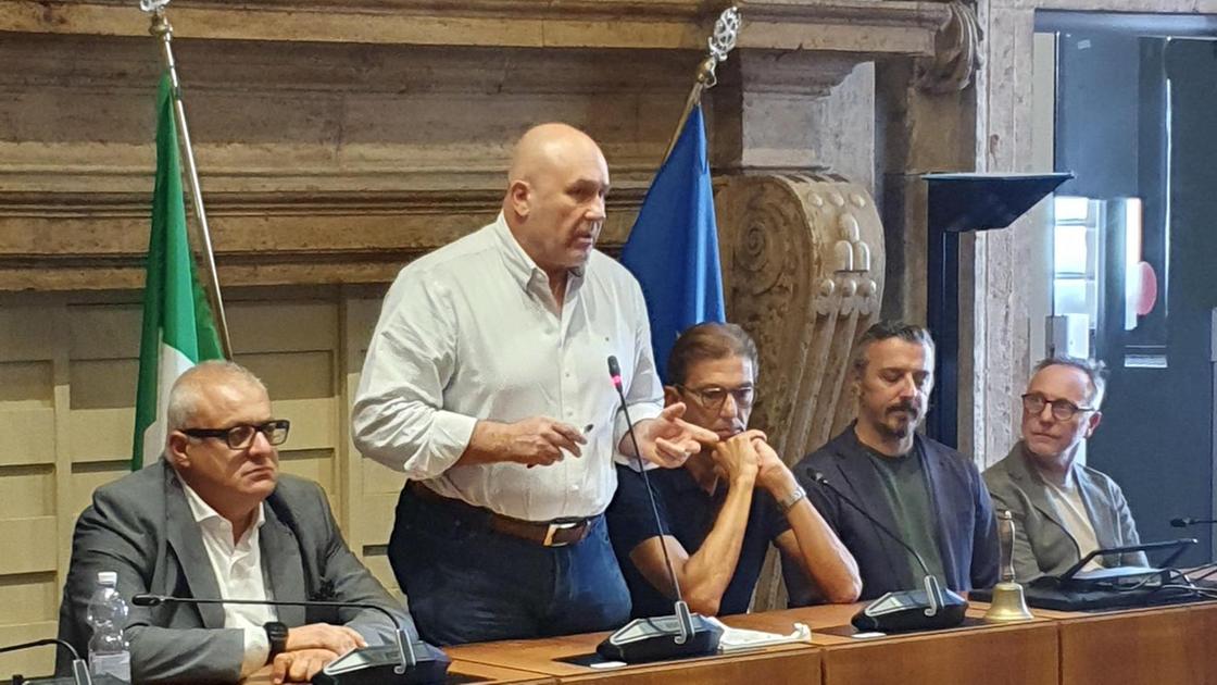 https://www.lanazione.it/image-service/view/acePublic/alias/contentid/MDBhMWViYWItZjI0My00/0/nuovo-liberati-ce-la-firma-via-libera-al-progetto-clinica-stadio.jpeg?f=16:9&w=1200&h=630