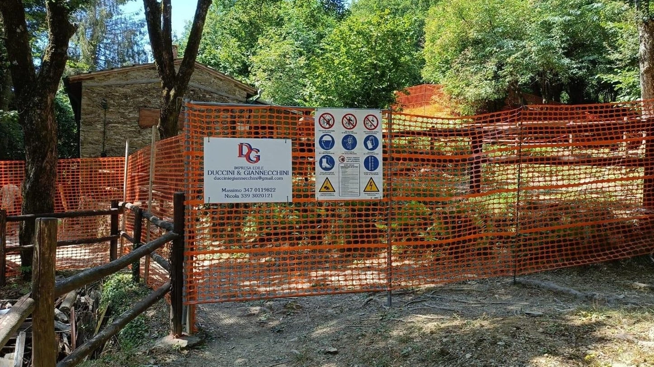 Il cantiere per la ristrutturazione della baita verde di Campo all’Orzo. I lavori dureranno circa un anno e costeranno 150mila euro Il cantiere per la ristrutturazione della baita verde di Campo all’Orzo. I lavori dureranno circa un anno e costeranno 150mila euro