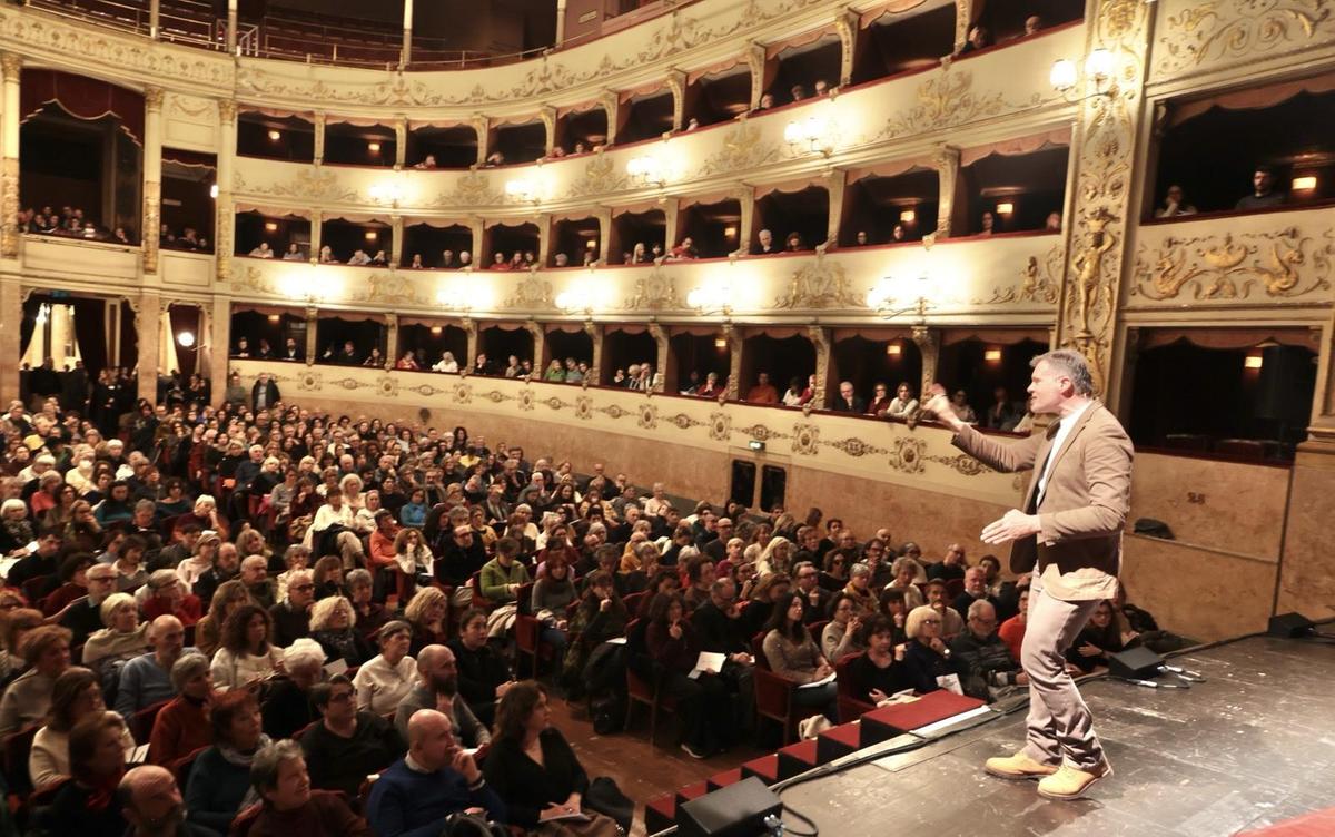Sul palco senza polemiche. Firenze e Pontedera: "Uniti per tornare teatro nazionale"