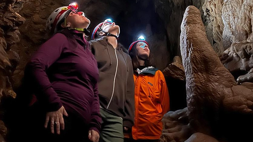 Le Grotte di Equi... in Europa ’Cavestour’ raccoglie i dati sull’impatto del turismo