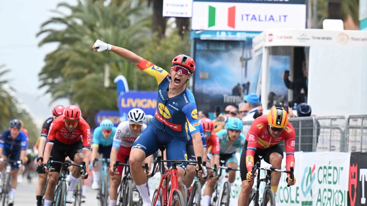 Una tappa della scorsa edizione della Tirreno-Adriatico (foto d’archivio) Una tappa della scorsa edizione della Tirreno-Adriatico (foto d’archivio)