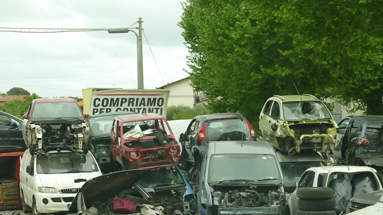 Un traffico di rifiuti che dalla provincia spezzina, in particolare Val di Magra e Val di Vara, è arrivato anche... Un traffico di rifiuti che dalla provincia spezzina, in particolare Val di Magra e Val di Vara, è arrivato anche...