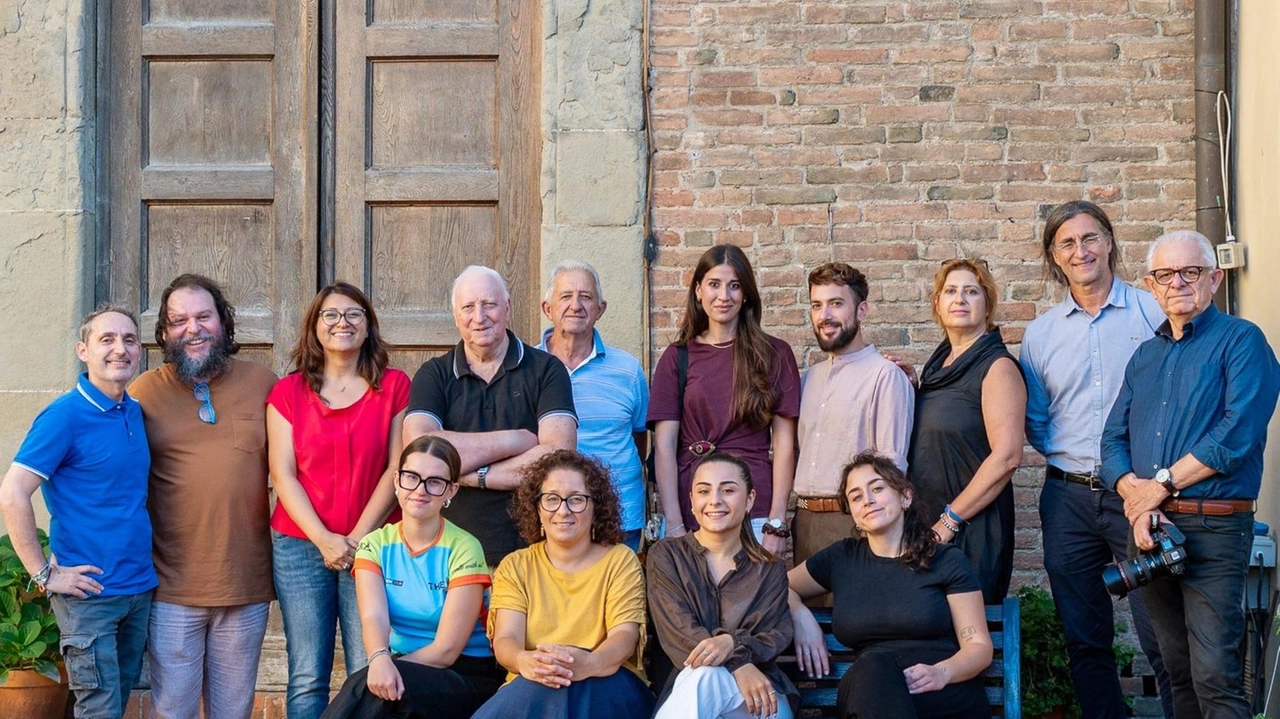 Gli organizzatori di Castelnuovo Fest, manifestazione che il 4 e 5 ottobre animerà il borgo di Castelnuovo tra escursioni, musica, poesia e mercato enogastronomico Gli organizzatori di Castelnuovo Fest, manifestazione che il 4 e 5 ottobre animerà il borgo di Castelnuovo tra escursioni, musica, poesia e mercato enogastronomico