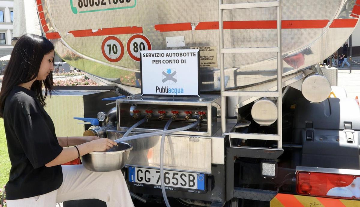 https://www.lanazione.it/image-service/view/acePublic/alias/contentid/MDBmMDY3OGMtMGU0NS00/0/impianto-ko-paesi-assetati-abitanti-di-villafranca-da-giorni-senzacqua.jpeg?f=1.91:1&w=1200
