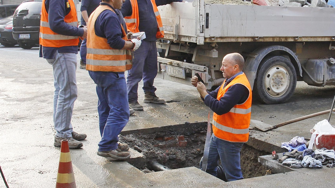Acque comunica che, per lavori sulla rete idrica nel comune di Montecatini, domani dalle 8.30 alle 13.30, si renderà necessario... Acque comunica che, per lavori sulla rete idrica nel comune di Montecatini, domani dalle 8.30 alle 13.30, si renderà necessario...
