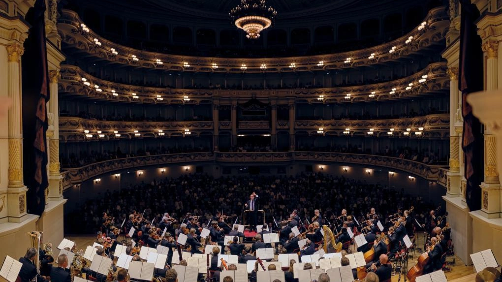 Stasera e domani due concerti sinfonici straordinari. Sul palco Daniele Gatti e Vladimir Juruovskij . Stasera e domani due concerti sinfonici straordinari. Sul palco Daniele Gatti e Vladimir Juruovskij .