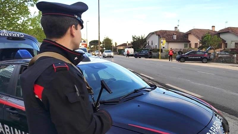 Una pattuglia dei carabinieri Una pattuglia dei carabinieri
