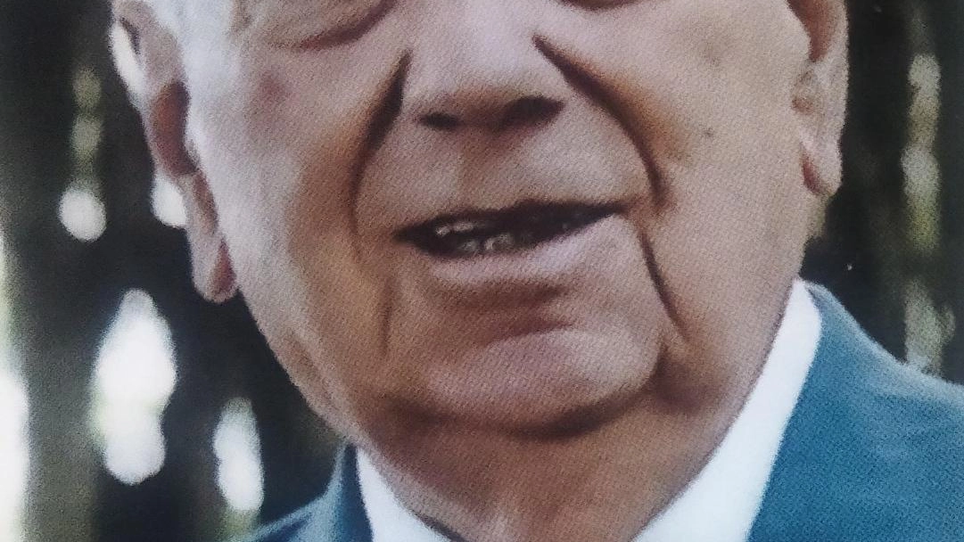 Il volume di Guido Mauro Sammicheli racconta la storia di Staggia Senese in mille anni, con notizie, aneddoti e leggende. Un'opera che custodisce preziose memorie da conservare. Il volume di Guido Mauro Sammicheli racconta la storia di Staggia Senese in mille anni, con notizie, aneddoti e leggende. Un'opera che custodisce preziose memorie da conservare.