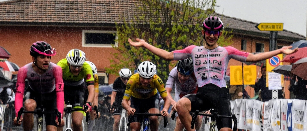 Ciclismo: la Coppa Bonechi festeggia i 70 anni. Gara dalle mille emozioni