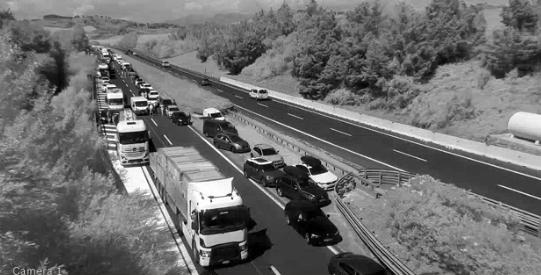 Incidente in A12 oggi, 4 feriti. Traffico bloccato fra Collesalvetti e Rosignano
