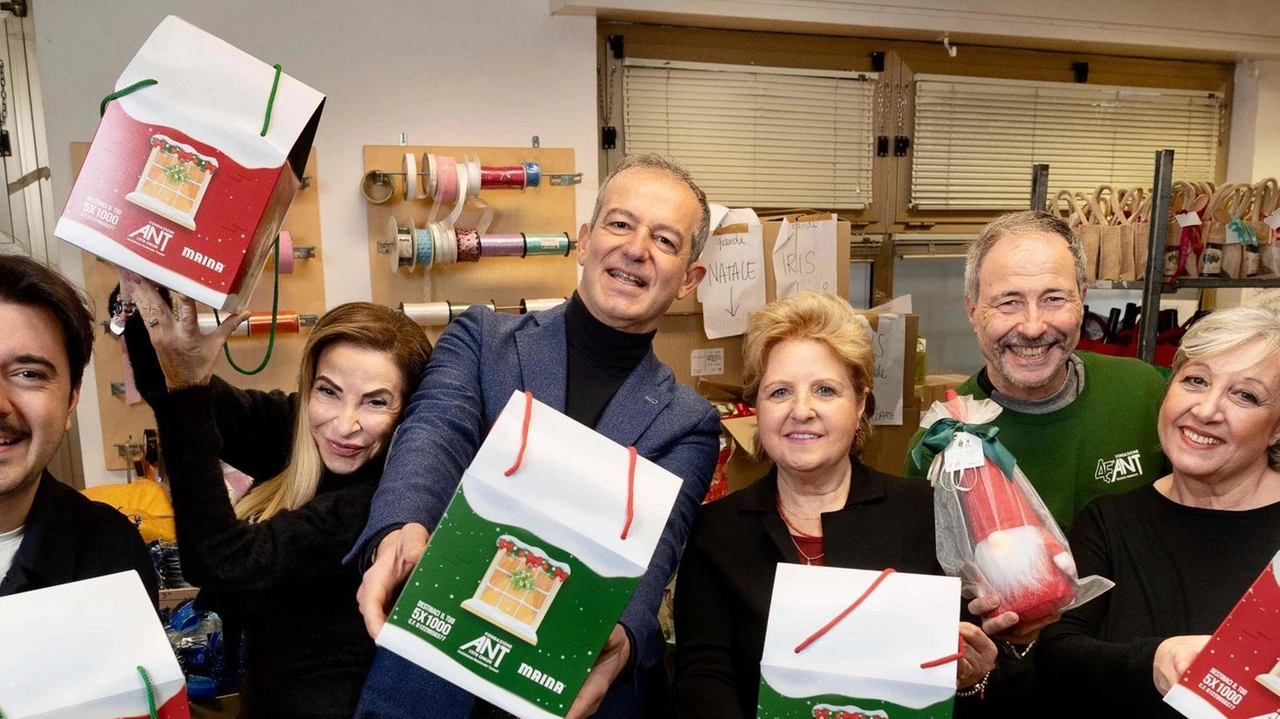 Si parte oggi in Santa Maria Novella con le corali. Poi lo store a villa Medici . Si parte oggi in Santa Maria Novella con le corali. Poi lo store a villa Medici .