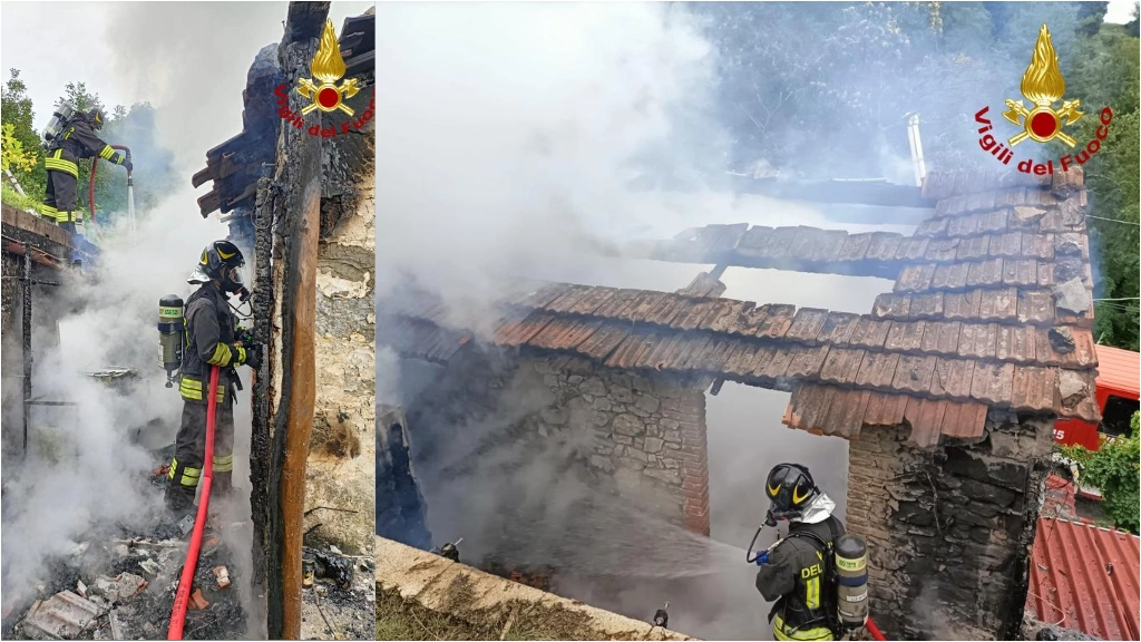 Due momenti dello spegnimento dell'incendio nell'edificio a Pescaglia Due momenti dello spegnimento dell'incendio nell'edificio a Pescaglia