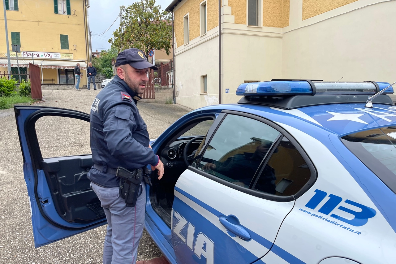240424315525_PIANETAFOTO_POLIZIA1-94405427