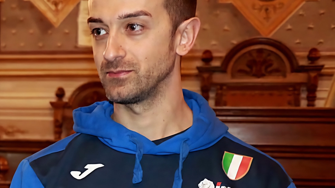 FOLIGNO Un trionfo dopo l’altro, in Italia, in Europa e nel mondo. L’allenatore folignate Daniele Santarelli dopo aver vinto in... FOLIGNO Un trionfo dopo l’altro, in Italia, in Europa e nel mondo. L’allenatore folignate Daniele Santarelli dopo aver vinto in...